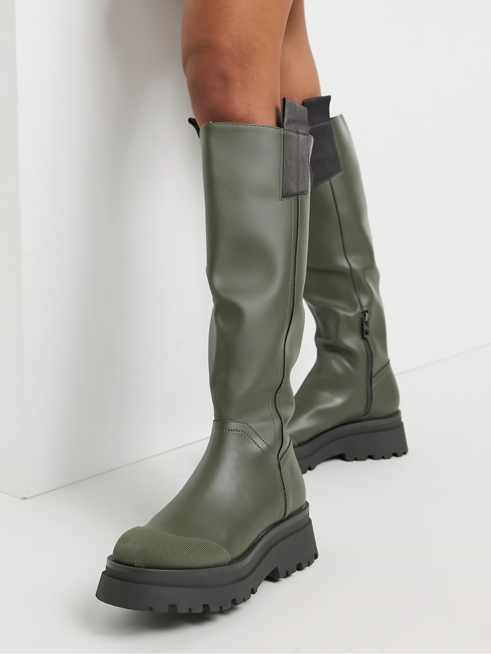 Stradivarius - Chunky-soled high boots in khaki